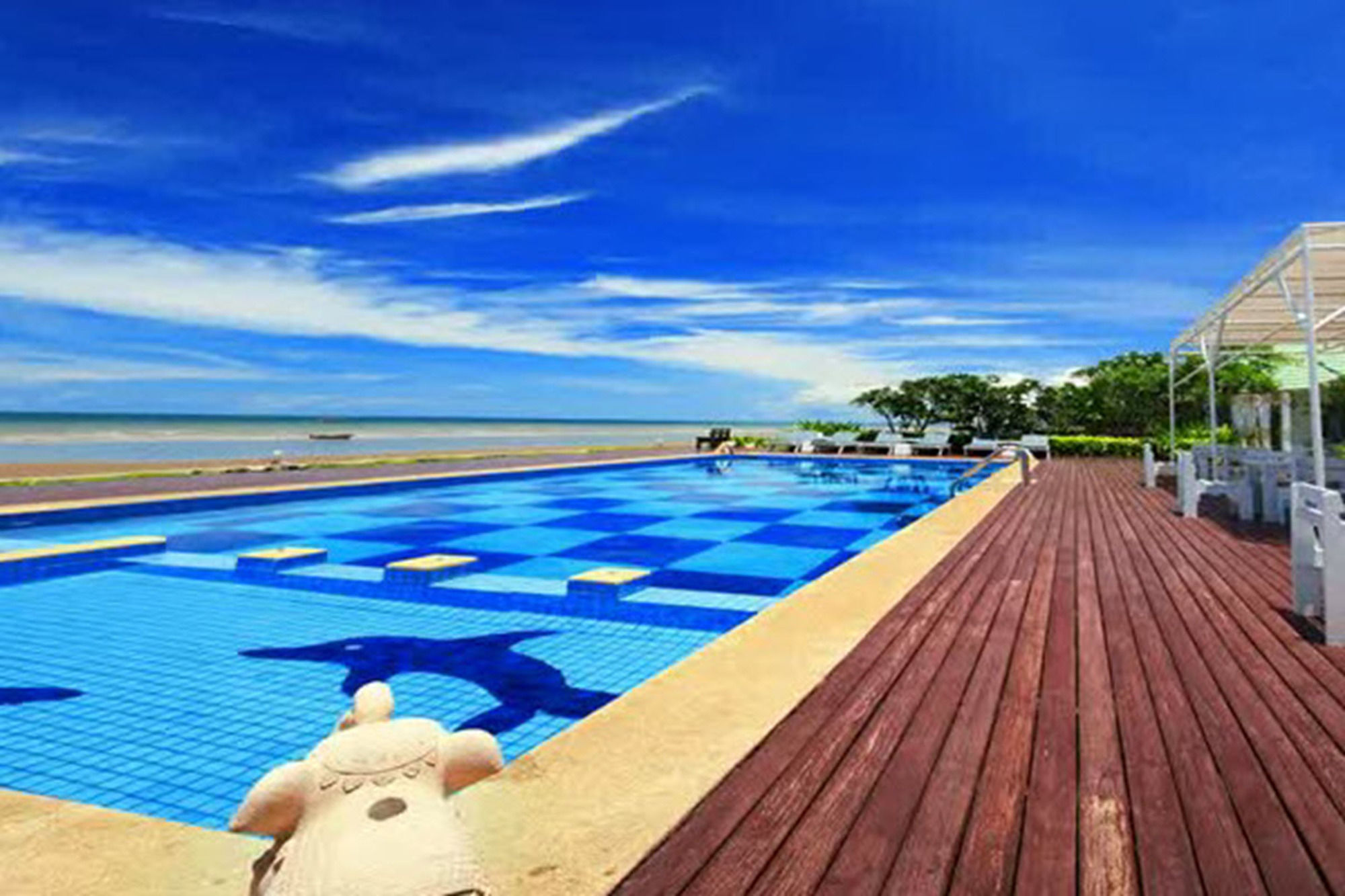 Sea Sky Beach Resort in Phetchaburi, Thailand