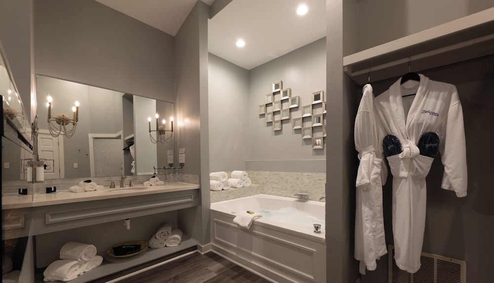 Belamere Swimming Pool Suites - photo 16