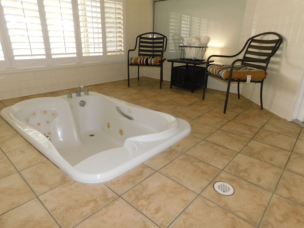 Ramada By Wyndham Ely - photo 15