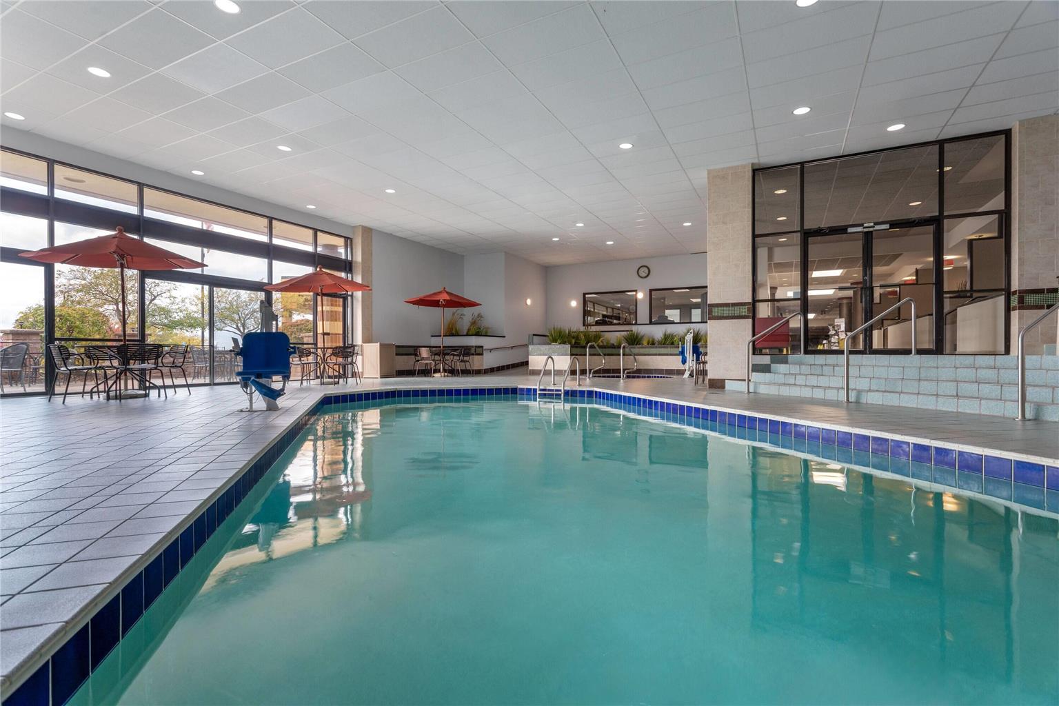 Wyndham Minneapolis South Burnsville - photo 10