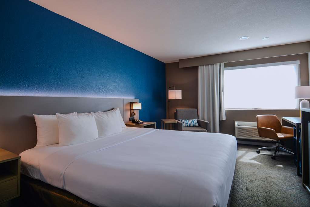 Comfort Inn & Suites Moreno Valley near March Air Reserve Base - photo 10