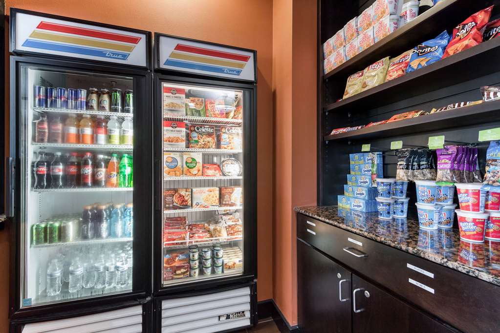 La Quinta Inn & Suites by Wyndham Auburn - photo 39