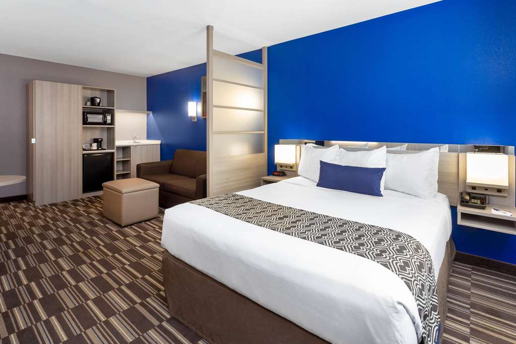 Microtel Inn & Suites by Wyndham Bethel Danbury - photo 13