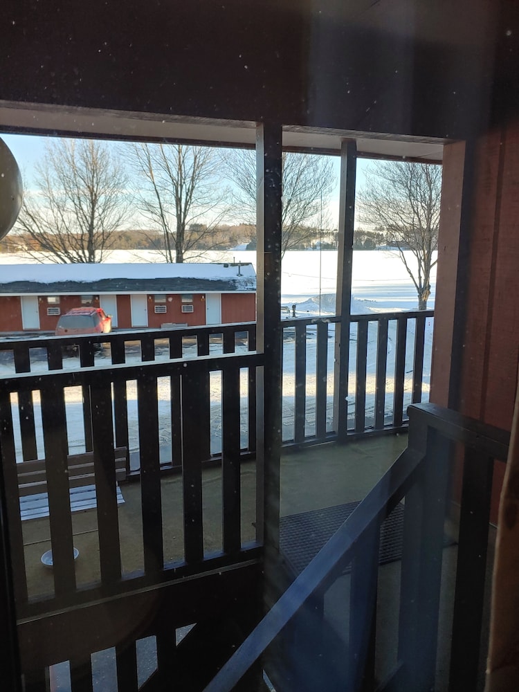 Lakeshore Motel Ice Lake - photo 8