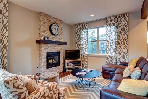 Crossroads Townhome 681B - photo 4