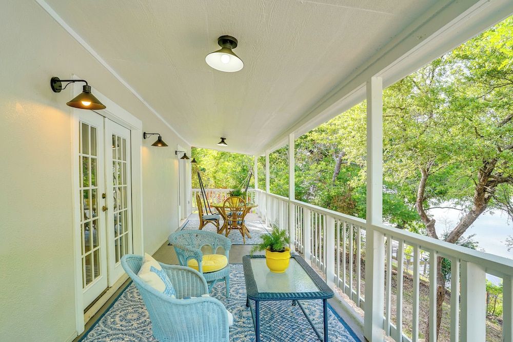 5 Mi to Historic Granbury Square: Lakefront Escape in Granbury, United States