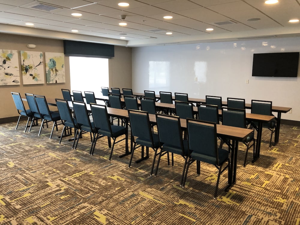 Hampton Inn & Suites Pekin Peoria Area - photo 25