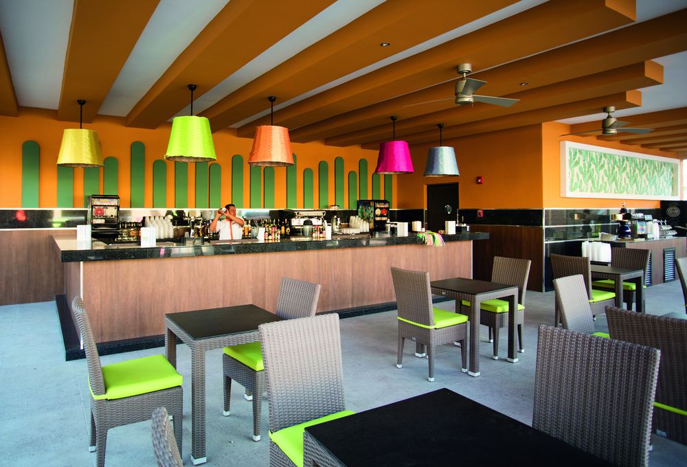 Poolside Bar