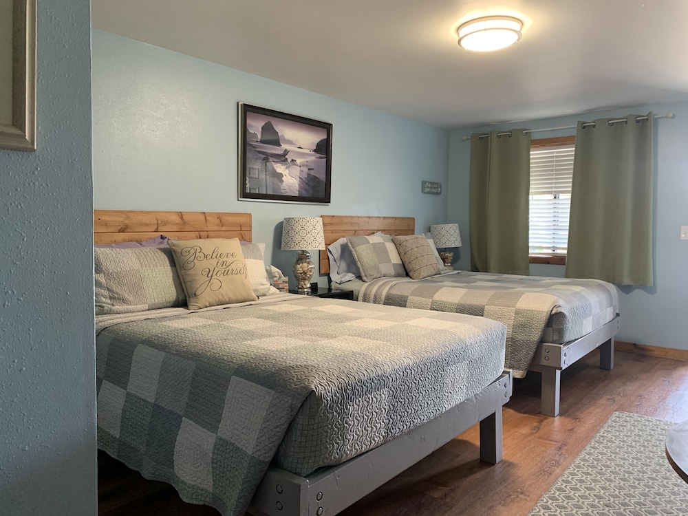South Jetty Inn - photo 13
