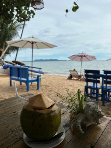 Surf Beach House Pool Villa — 4-Star Luxury Hotel in Pattaya, Thailand