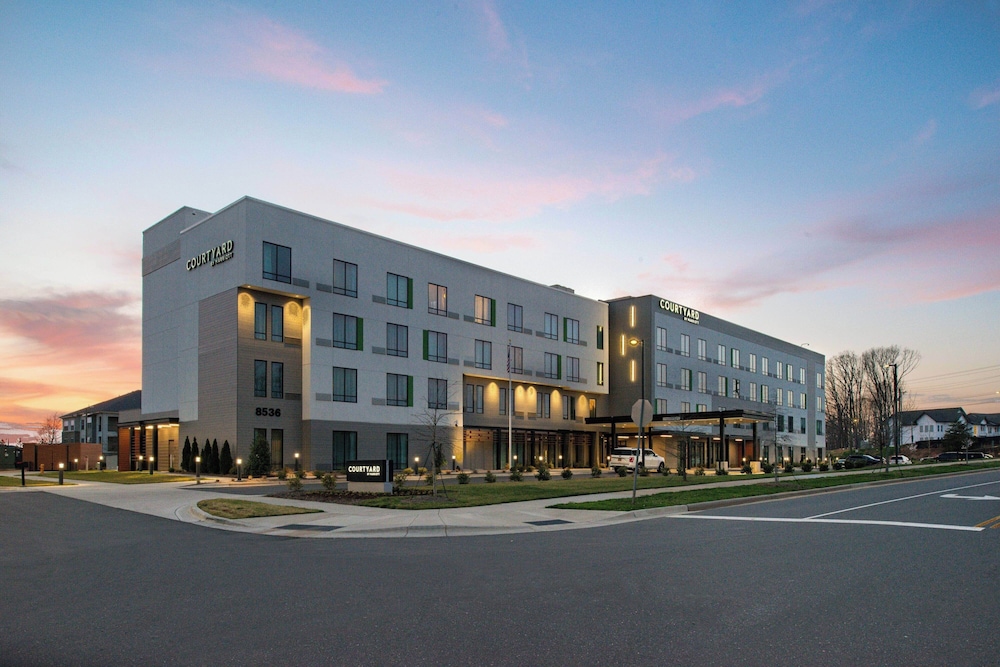 Courtyard by Marriott Charlotte Steele Creek in Charlotte, United States