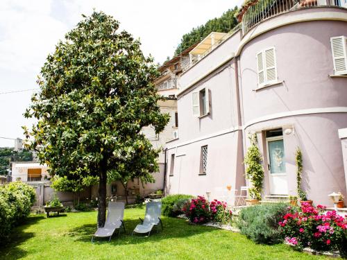 La Magnolia Come a Casa Tua — 4-Star Luxury Hotel in Arrone, Italy
