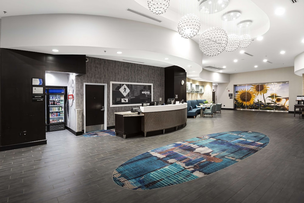 Hampton Inn & Suites Raleigh Downtown - featured photo