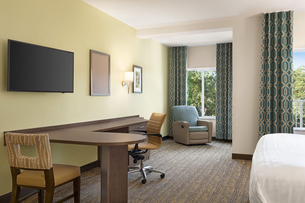 Candlewood Suites Safety Harbor Clearwater NE by IHG - photo 13