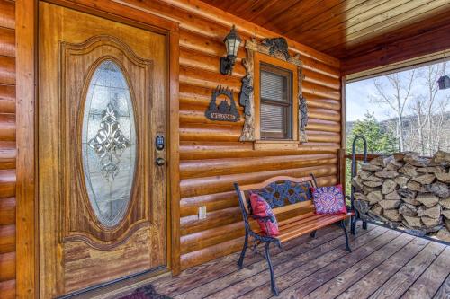 Mountains 4 Miles Panoramic Views Hot Tub & Fire Pit near Pigeon Forge - photo 4