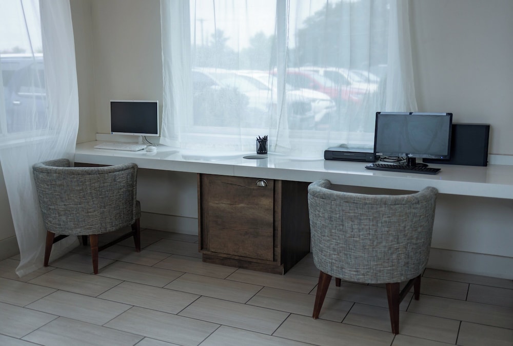 Holiday Inn Express Hotel & Suites Torrington by IHG - photo 32