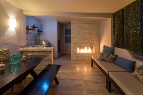 Irresistible 2BD PH Close to Beach — 4-Star Luxury Hotel in Cabo San Lucas, Mexico