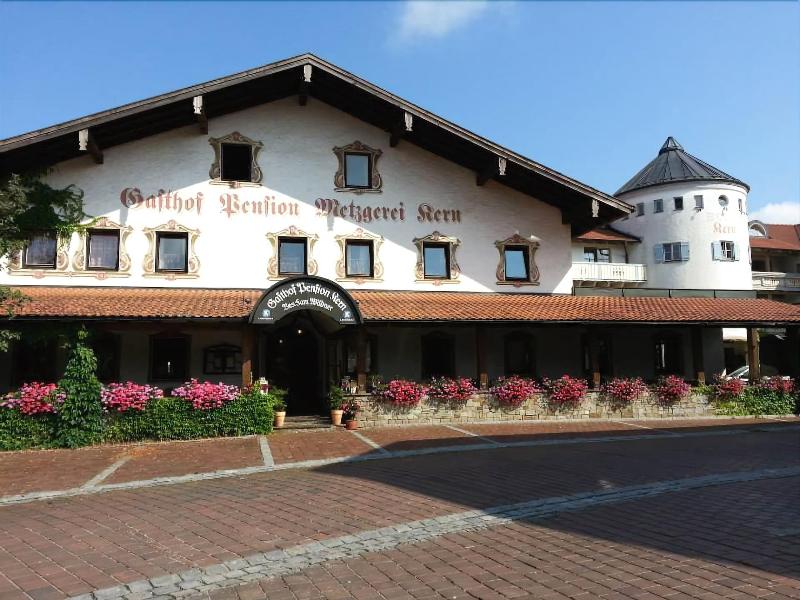 Hotel Garni Kern - carbon neutral hotel in Halfing