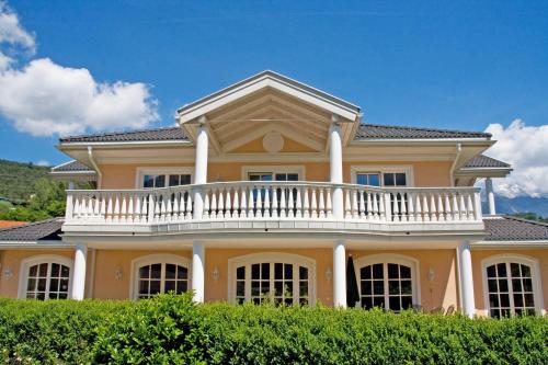 Villa Wellness Homes — 4-Star Luxury Hotel in Reutte, Austria