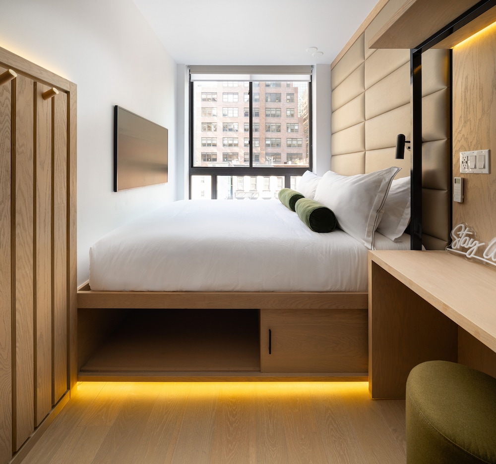 Little Charlie Hotel - photo 12