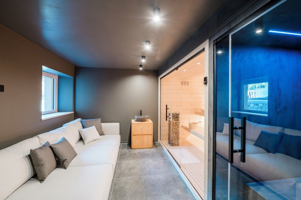 Dalania Mountain Apartments — 4-Star Luxury Hotel in Ponte Di Legno, Italy