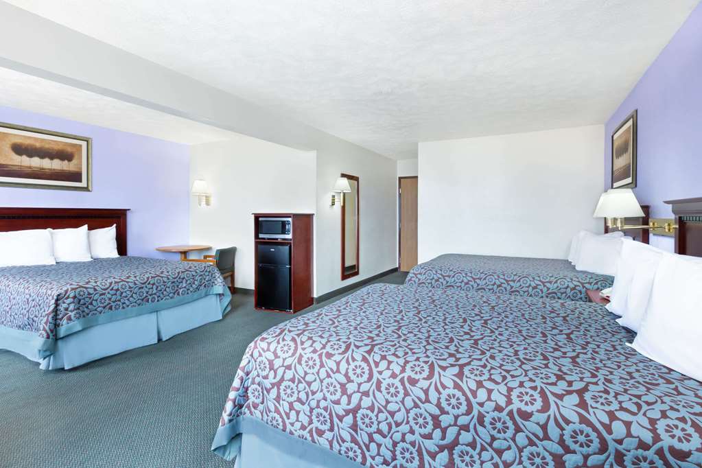 Days Inn by Wyndham Warrensburg - photo 10