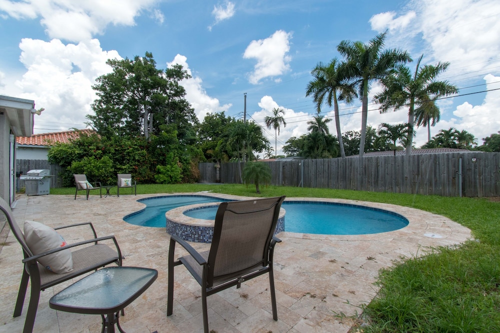 Private Pool 3BR all new Modern Furniture - photo 23