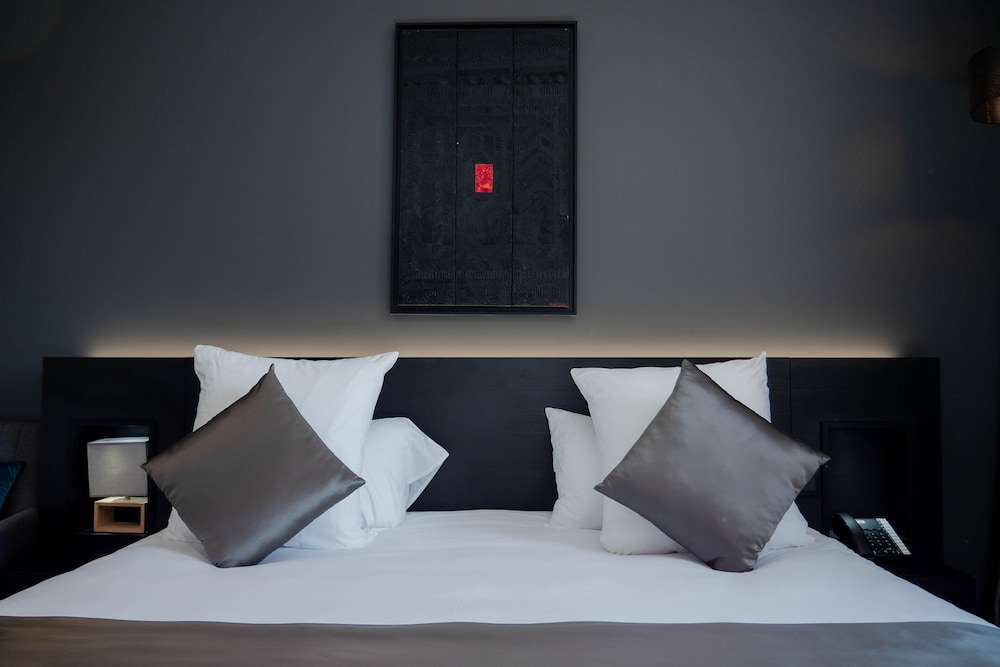 Logis Hôtel & Restaurant La maison des blés — 4-Star Luxury Hotel in Paris, France