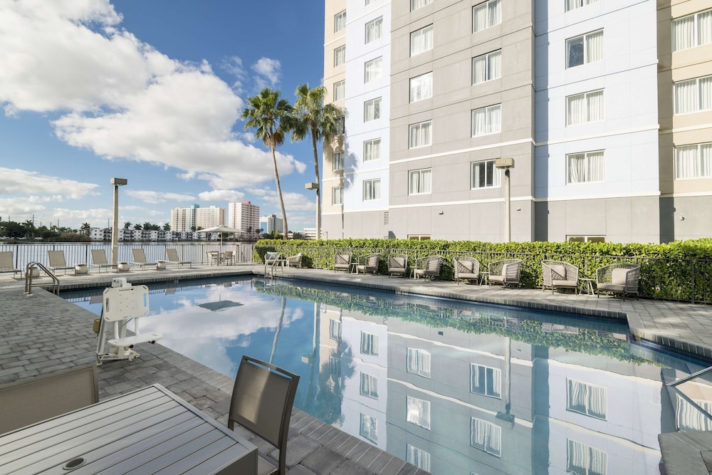 Homewood Suites Miami Airport Blue Lagoon - photo 36