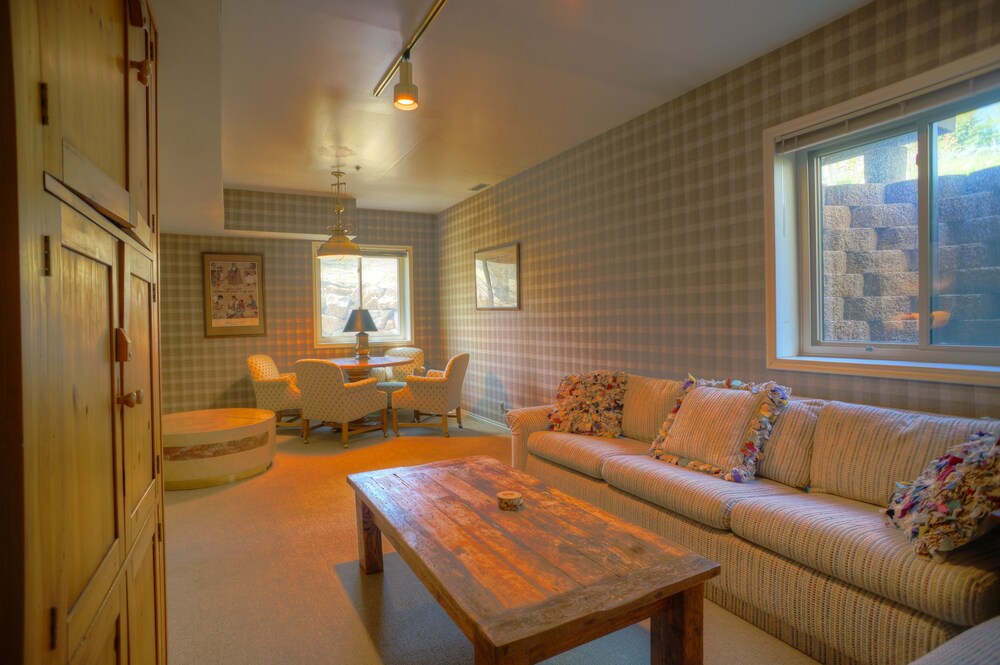 Abode On Queen Esther - photo 12