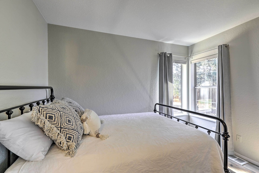 Modern Flagstaff Retreat about 4 Mi to Downtown in Flagstaff, United States