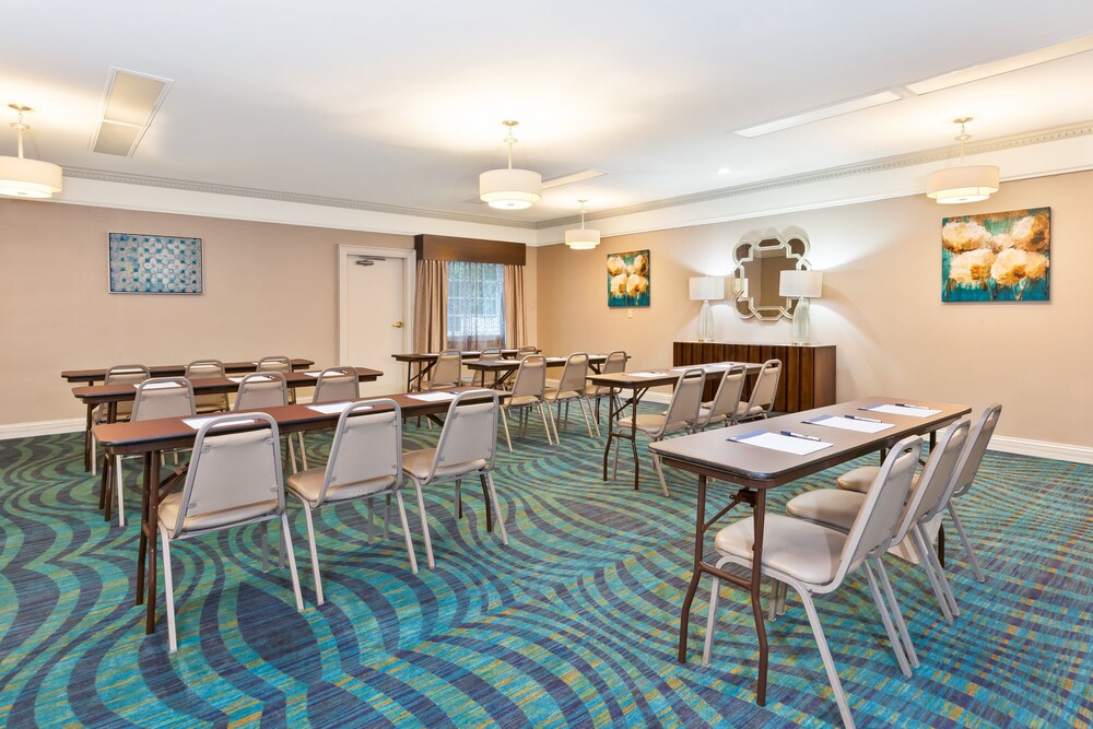 Holiday Inn Express & Suites North Carmel Westfield by IHG - photo 25