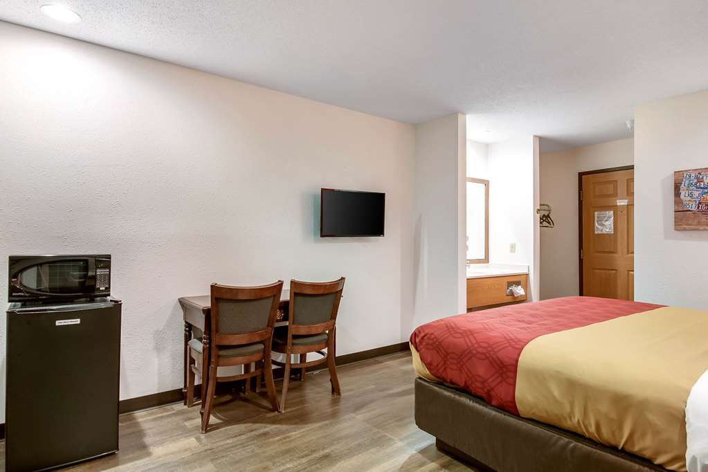 Econo Lodge Franklin IN - photo 16