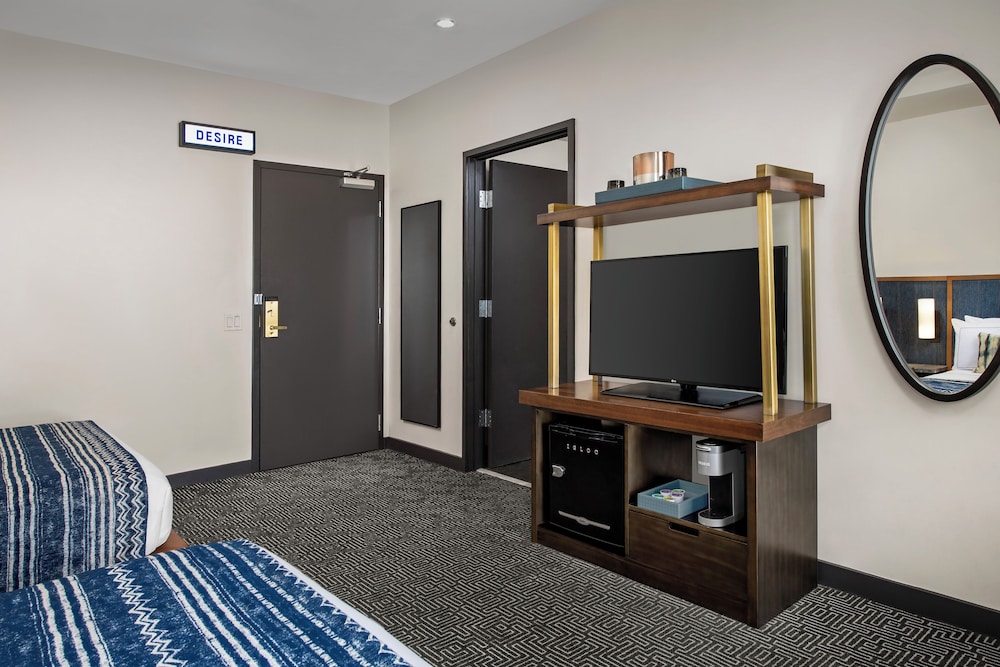 The Troubadour Hotel New Orleans Tapestry Collection by Hilton - photo 18