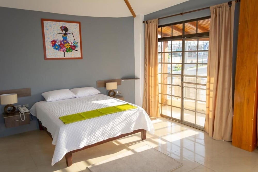 Hotel Manta Beach Madrigal in Manta, Ecuador