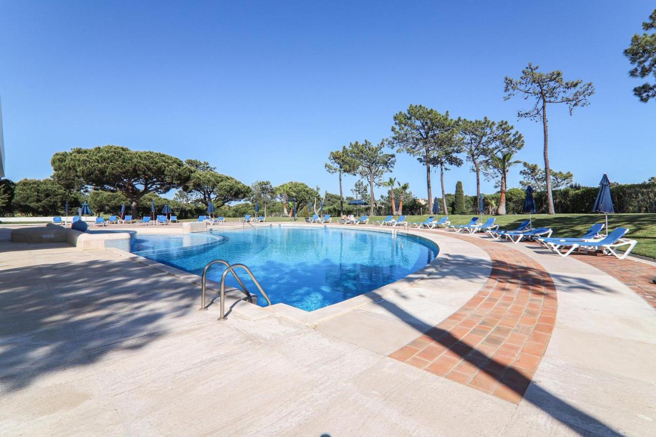 Apartment Dansk — 4-Star Luxury Hotel in Almancil, Portugal