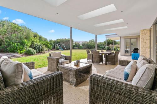 Coastal Chic in Saint Andrews Beach, Australia