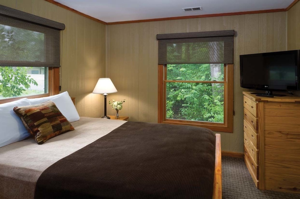 Hueston Woods Lodge & Conference Center - photo 4