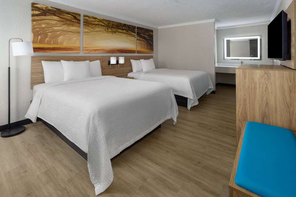 Days Inn by Wyndham Hinesville Near Fort Stewart - photo 18