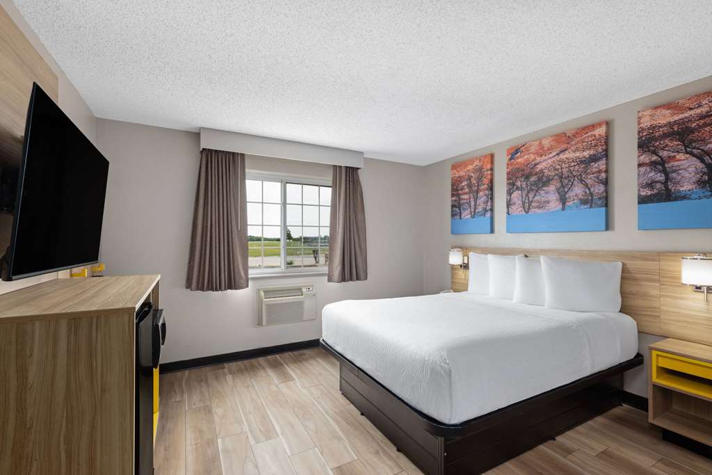 Days Inn by Wyndham Miami - photo 14