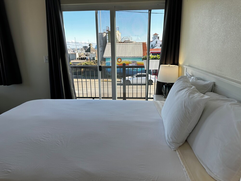 Dock Street Inn - photo 31