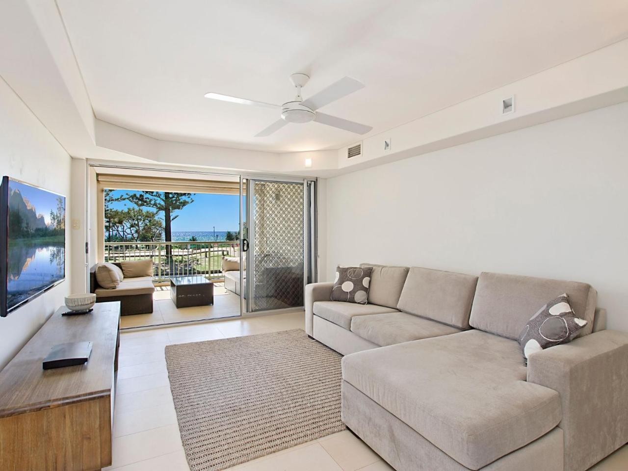 Kingston Court Unit 2 — Coolangatta