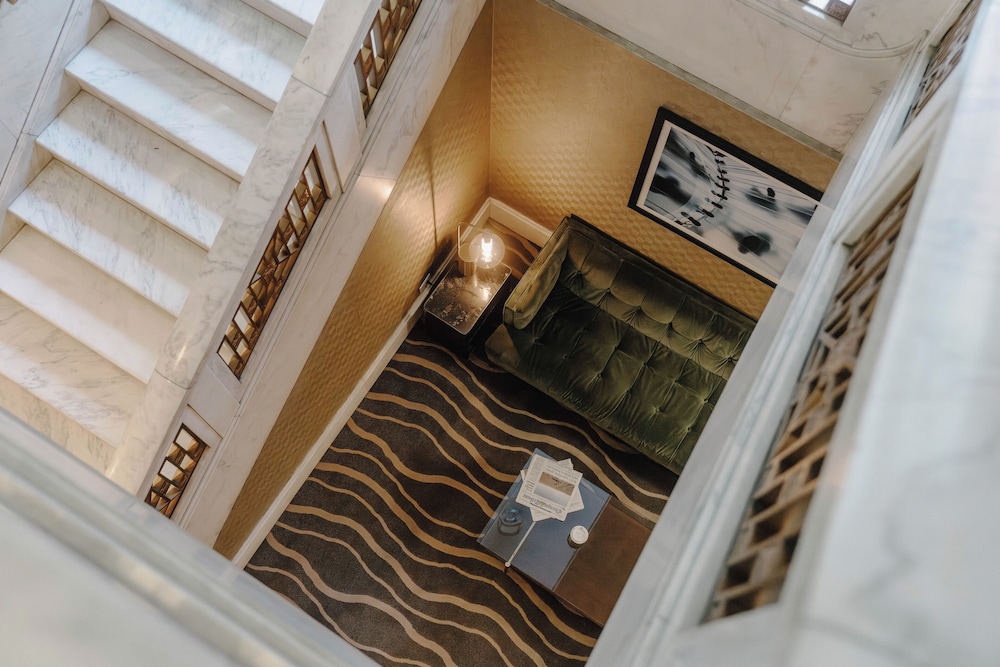 River Hotel - photo 7