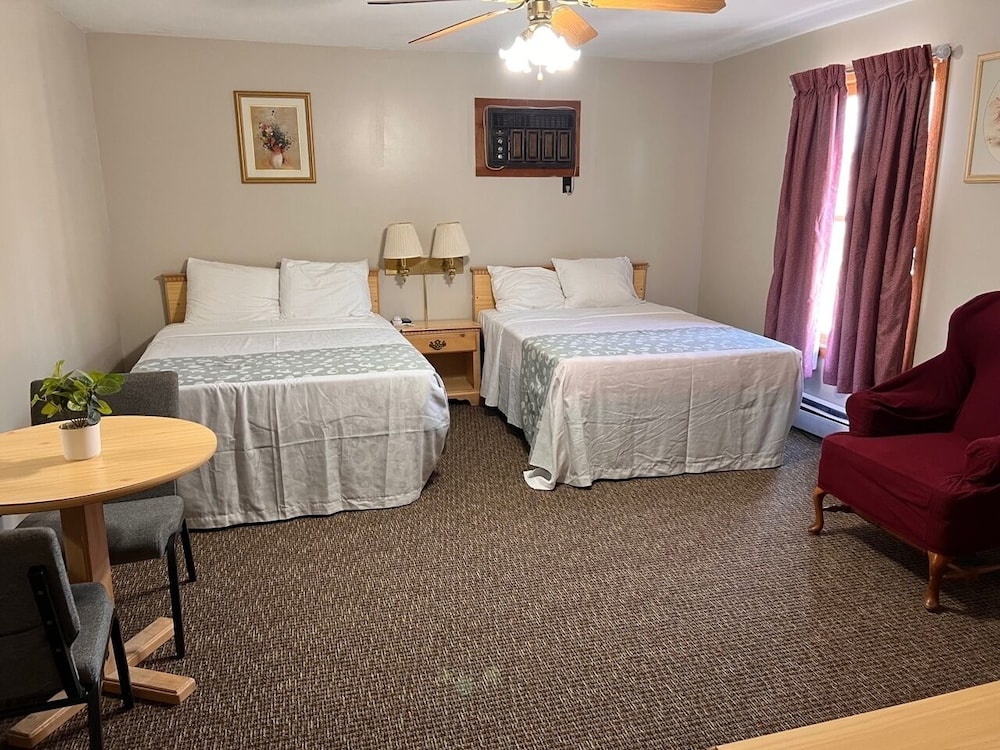 Oswego Inn - photo 20