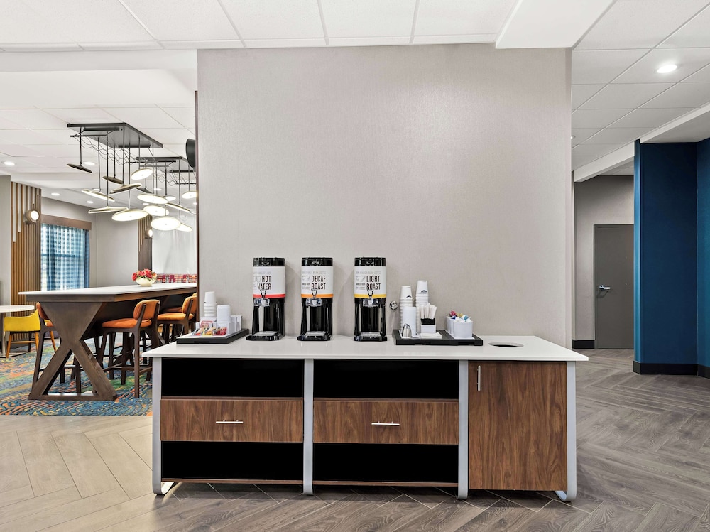 Hampton Inn Longview - photo 26