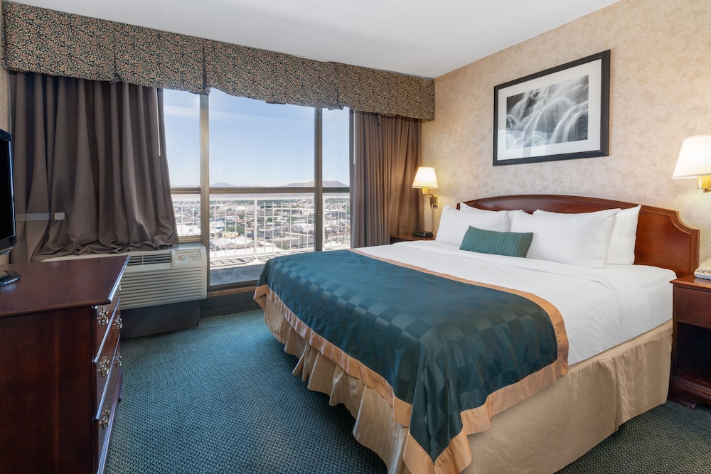 Ramada by Wyndham Reno Hotel and Casino - photo 12