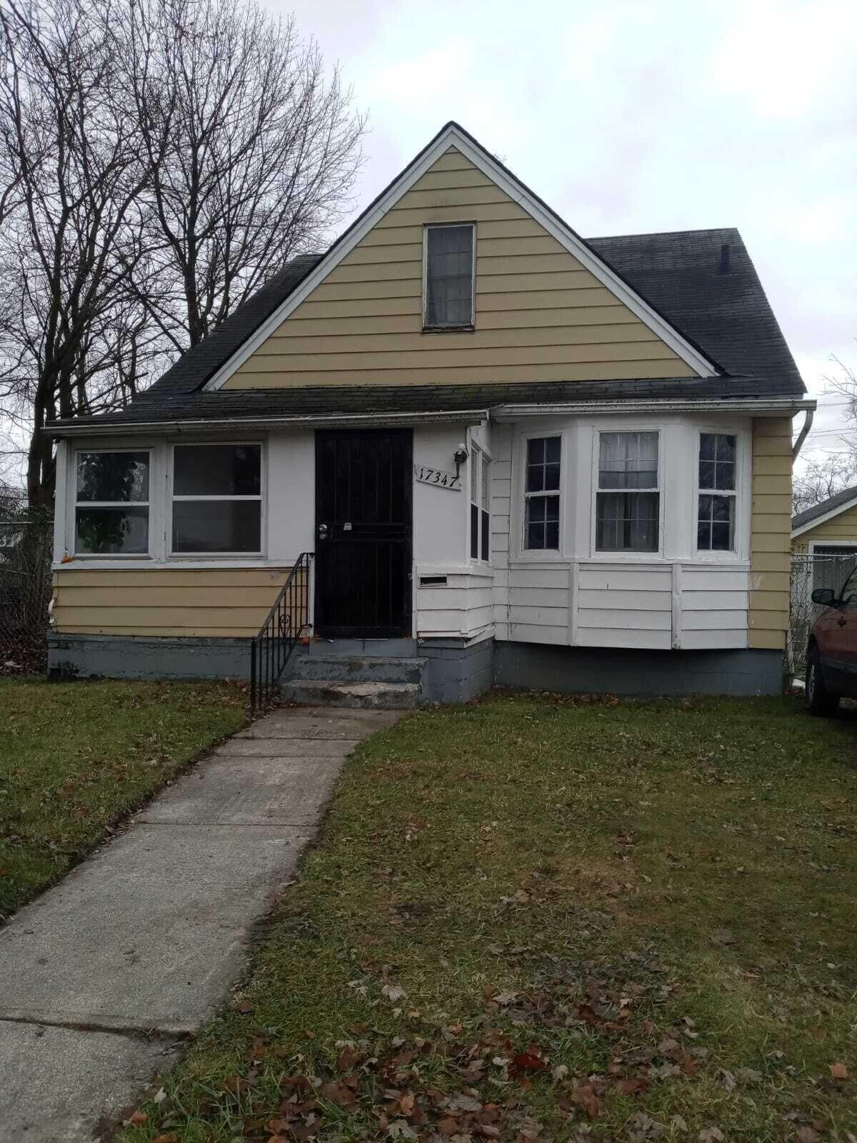 Super Comfy Room at a Great Location in Windsor, Canada