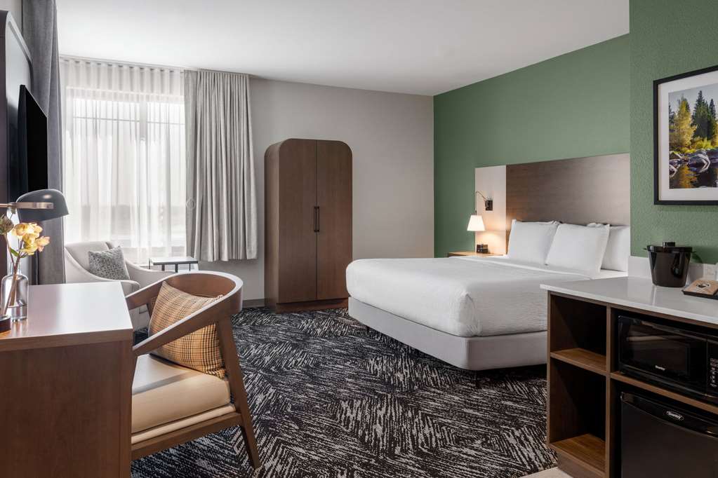 La Quinta Inn and Suites by Wyndham Lincoln - photo 15