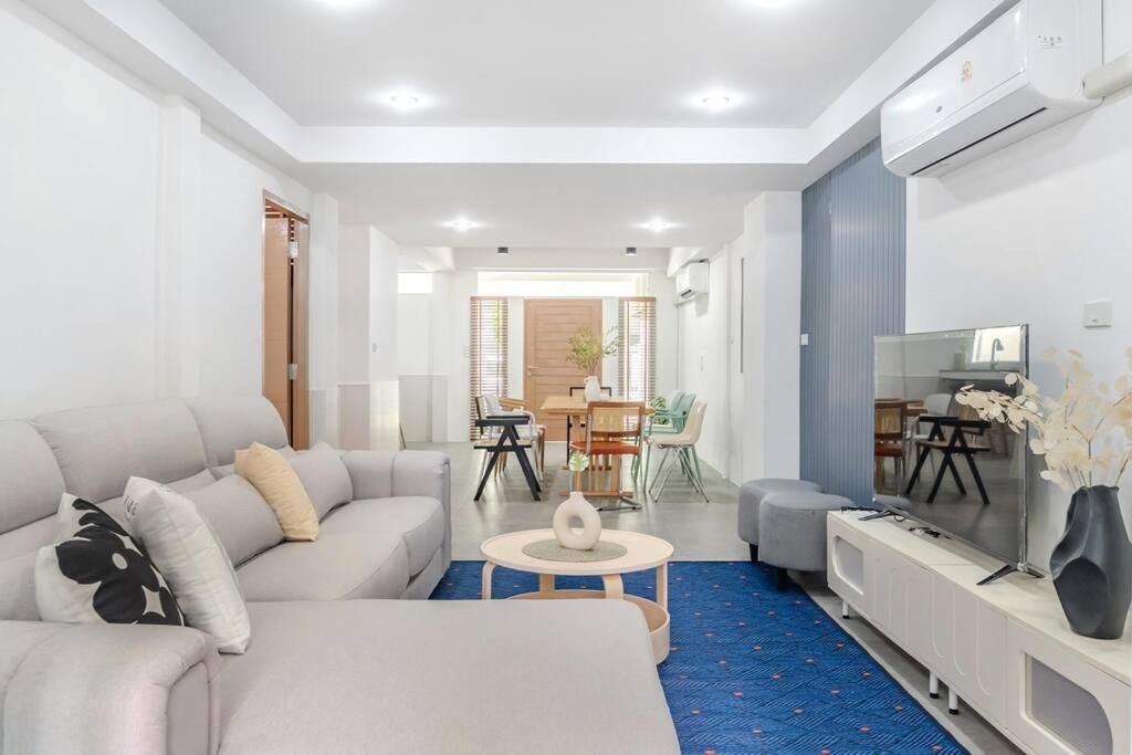 Haus Ekkamai 2 — 4-Star Luxury Hotel in Khlong Toei, Thailand