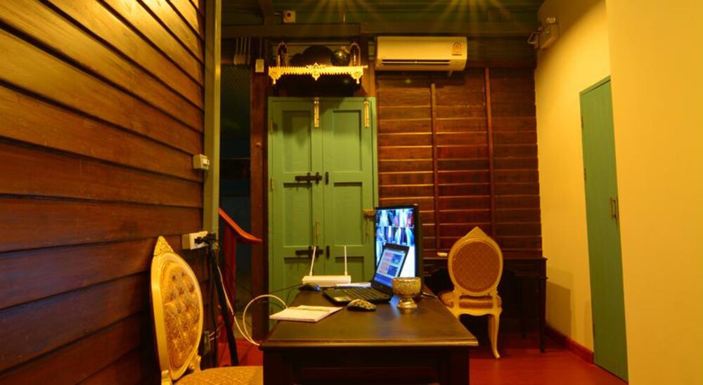 La Moon Hostel